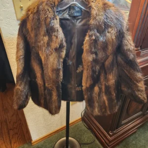 Vintage D\'Orr Fur\'s Shrug